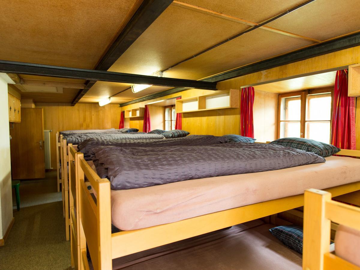 Gasthaus Pension Zum Turm Hospental Extérieur photo
