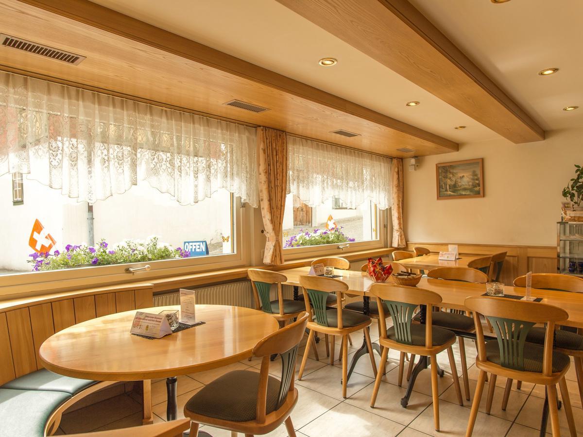 Gasthaus Pension Zum Turm Hospental Extérieur photo