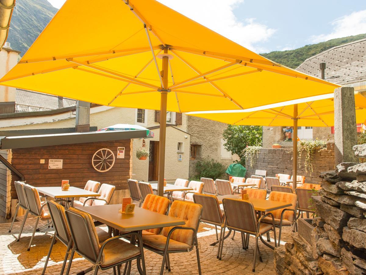 Gasthaus Pension Zum Turm Hospental Extérieur photo